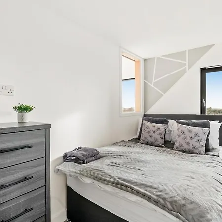 Skygardens-dazzling Boutique Apartment *