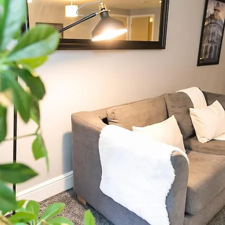 The Warehouse 2 Bedroom Apartment Manchester