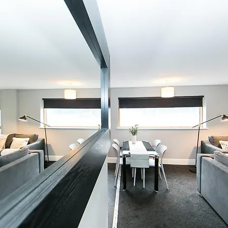 Spacious Central 1 Bedroom