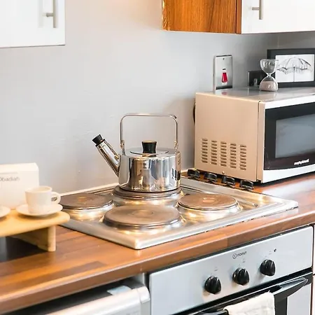 Spacious Central 1 Bedroom Apartmán