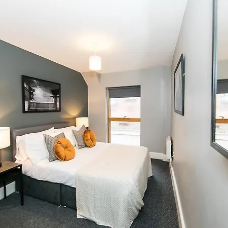 Awesome Space 2 Bedroom Appartement Manchester