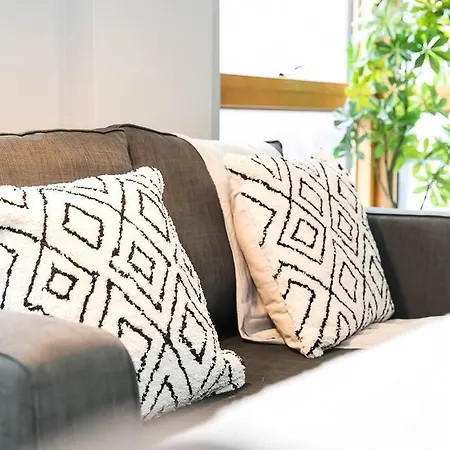 アパート Brand New Listing 1 Bed Flat *