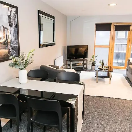 Апартаменты Wonderful One Bedroom Flat