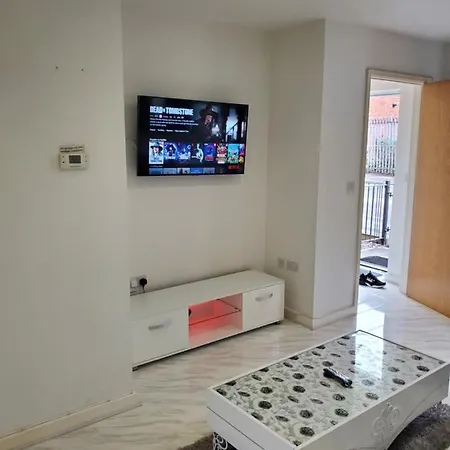 Beautiful & Elegant 2 Bed House 아파트 맨체스터