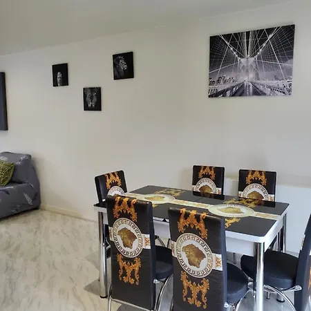 Beautiful & Elegant 2 Bed House *
