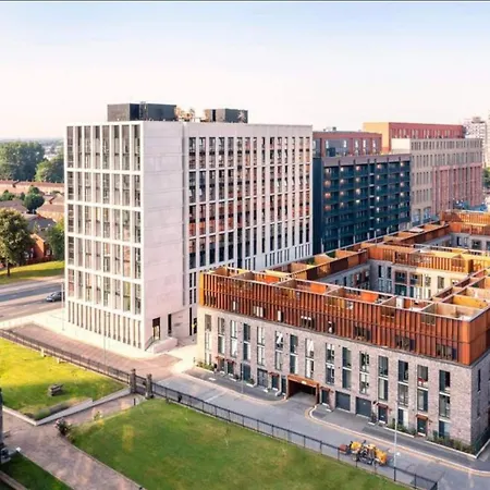 Luxury New Built Split-level Flat With Rooftop Gardens Access Apartament