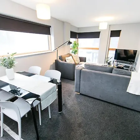 Spacious Central 1 Bedroom