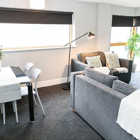 Centre Pad Sleeps 4