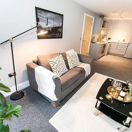Spacious Modern 1 Bedroom *
