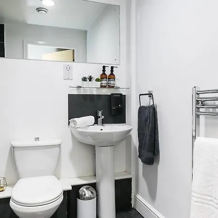 Centre Launch Pad Sleeps 4 Διαμέρισμα