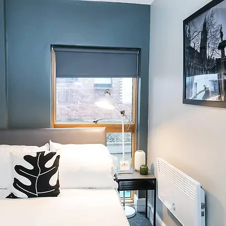 Apartment Super Spacious 2 Bed Manchester