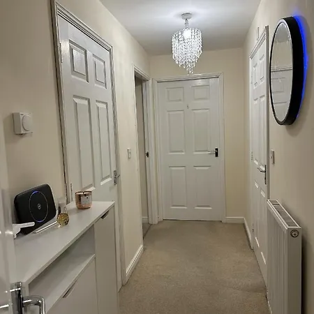 Entire Luxurious 2 Bedroom Apt Free Parking Apartment *