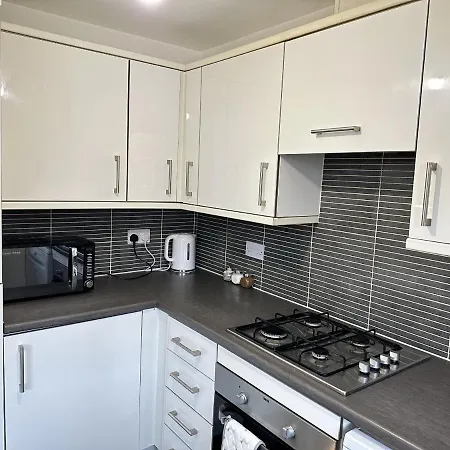 Apartment Entire Luxurious 2 Bedroom Apt Free Parking Manchester