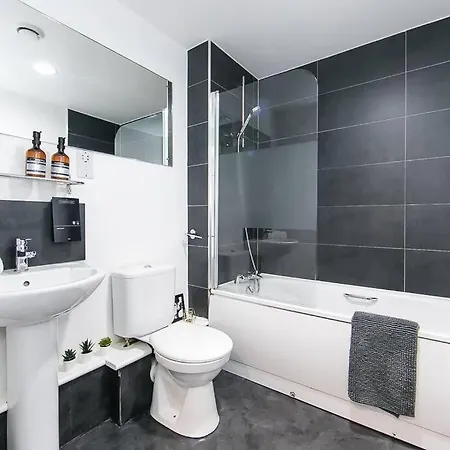 Splendid Spacious 1 Bed Flat