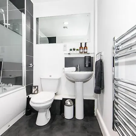 Апартаменты Wonderful One Bedroom Flat Манчестер