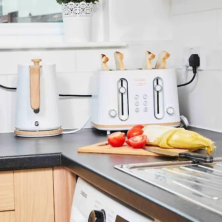 Apartment Dellehomes- Free Parking, Wfh, Family-friendly Manchester
