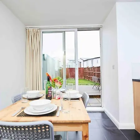 Dellehomes- Free Parking, Wfh, Family-friendly