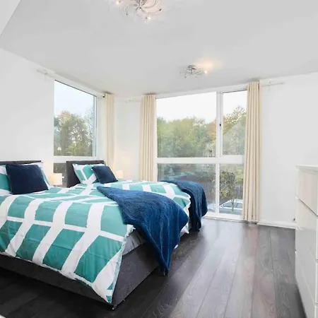 Apartment Dellehomes- Free Parking, Wfh, Family-friendly Manchester