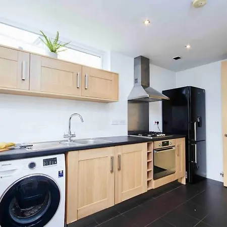 Dellehomes- Free Parking, Wfh, Family-friendly