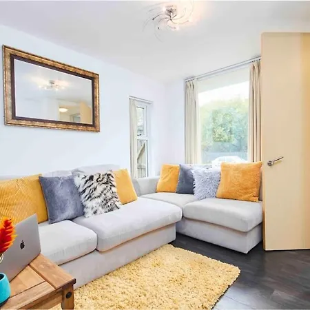 Apartment Dellehomes- Free Parking, Wfh, Family-friendly Manchester