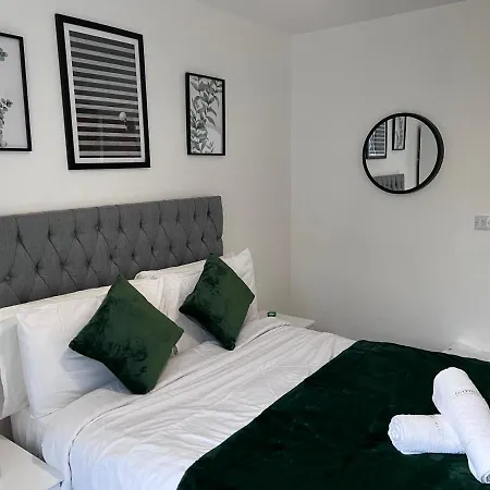Luxury 2 Bed With Skyline Views. Manchester