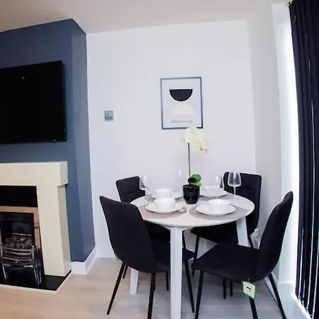 Isinmi - Close To Mcr City Holiday home *