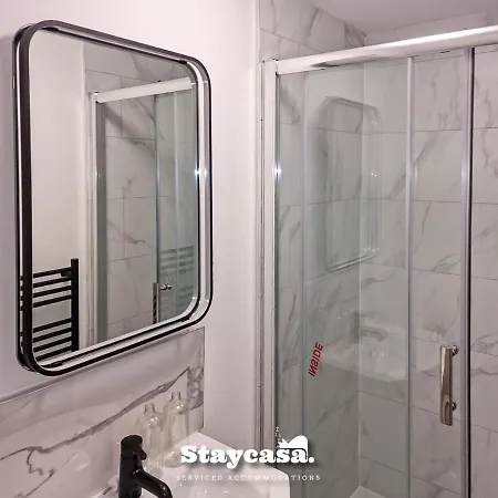 Magnificent 10 Bedroom Shared House - Great Amenities בית אירוח *