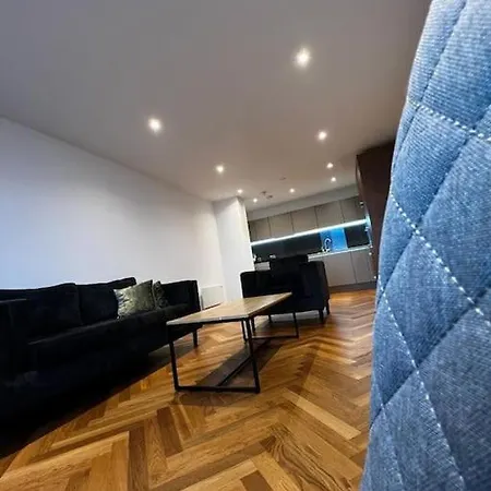 Luxuries 2 Bed City *