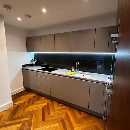 Luxuries 2 Bed City Апартаменты Манчестер