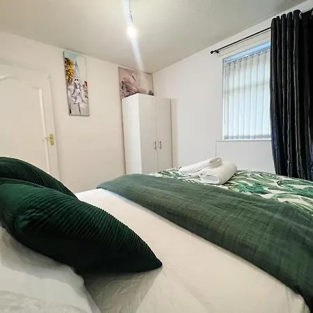 Ferienhaus Adorable 2 Bed House Ideal For Family Of Four Manchester