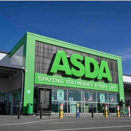 Adorable 2 Bed House Ideal For Family Of Four * Manchester