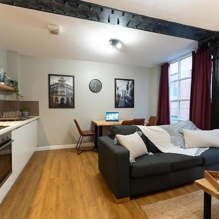 Aparthotel High Street Town House 4*