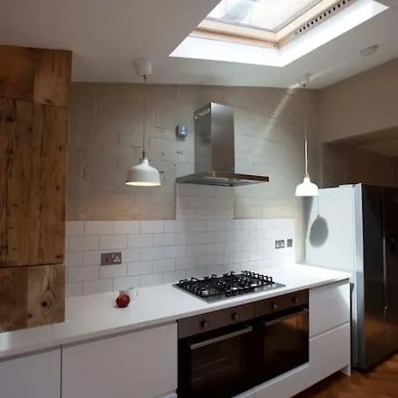 Holiday home Gorgeous Large House In Quiet Residential Area *