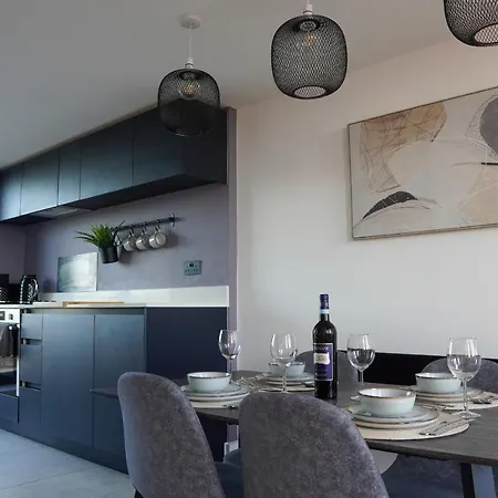 3br Penthouse By Torr Group Short Term Lets With Private Rooftop Garden * Manchester