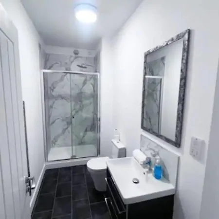 Διαμέρισμα Beautiful 2-br Flat Near Salford Royal Μάντσεστερ