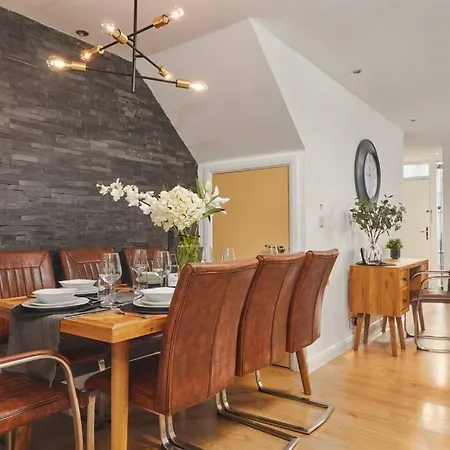 Stunning 3br Eco House Nr Etihad Wparking By Purestay Hébergement de vacances