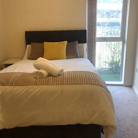 Spacious Flat Sportcity Etihad 아파트