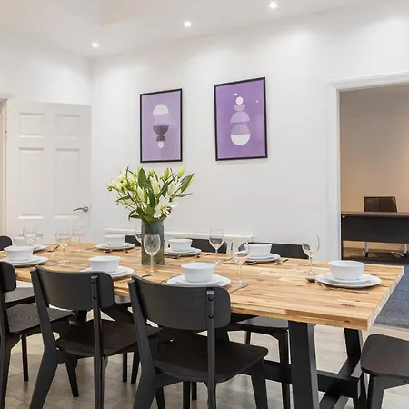 Pillo - Spacious 4 Bedroom Detached House Close To Heaton Park * Manchester
