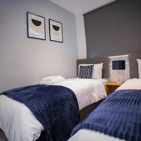 Isinmi - Close To Mcr Manchester