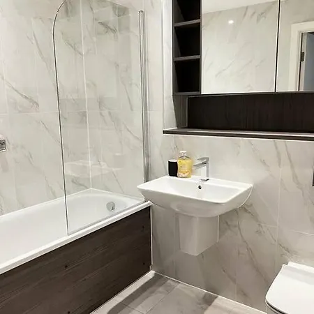Luxuries 2 Bed City מנצ'סטר