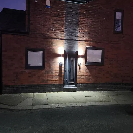 Cosy & Comfortable 2 Bedroom Annex New Build 2021 Holiday home Manchester