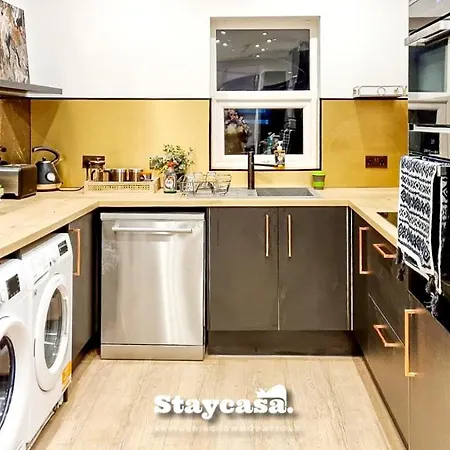 בית אירוח Magnificent 10 Bedroom Shared House - Great Amenities