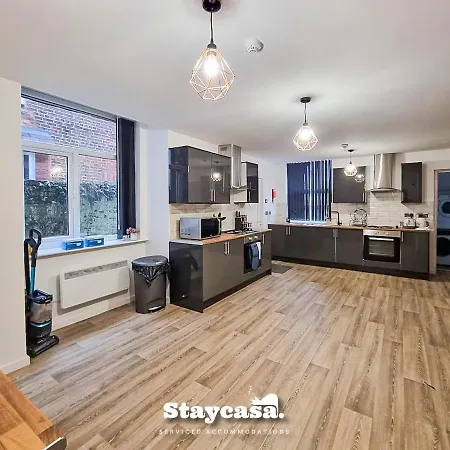Magnificent 10 Bedroom Shared House - Great Amenities מנצ'סטר