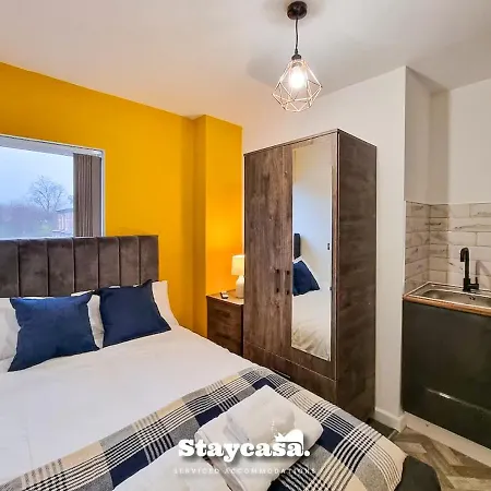 Magnificent 10 Bedroom Shared House - Great Amenities בית אירוח *