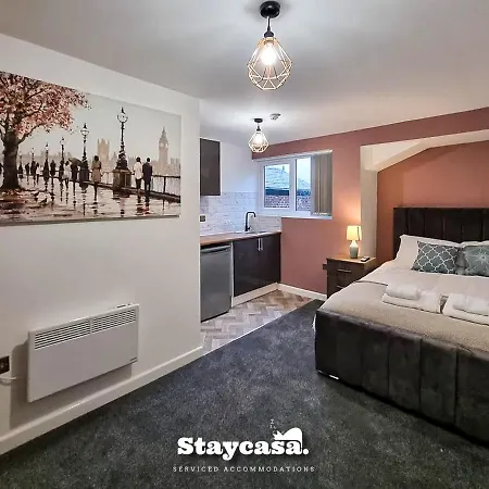 Magnificent 10 Bedroom Shared House - Great Amenities מנצ'סטר