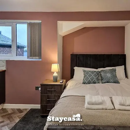 Magnificent 10 Bedroom Shared House - Great Amenities מנצ'סטר
