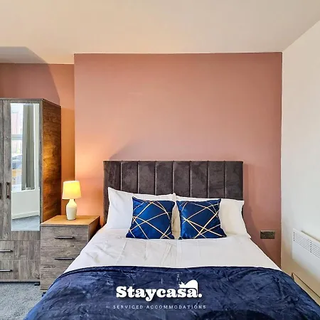בית אירוח Magnificent 10 Bedroom Shared House - Great Amenities מנצ'סטר