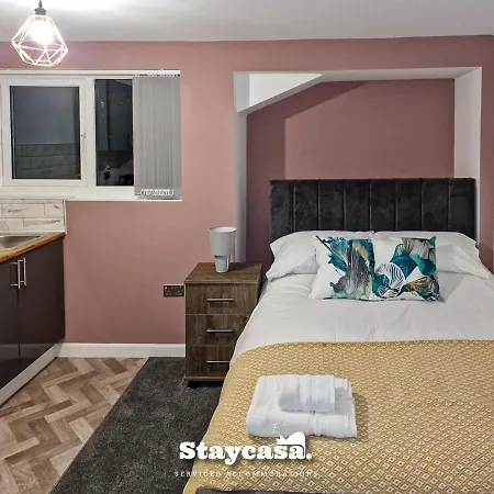 Magnificent 10 Bedroom Shared House - Great Amenities
