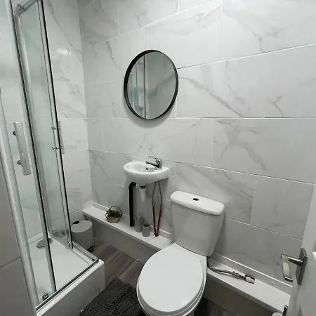 Deluxe In Manchester