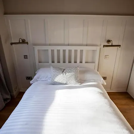 Stunning Newly Renovated House In South * Manchester